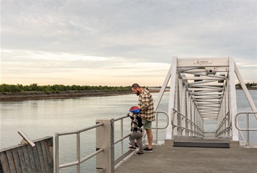 Pontoon image 5